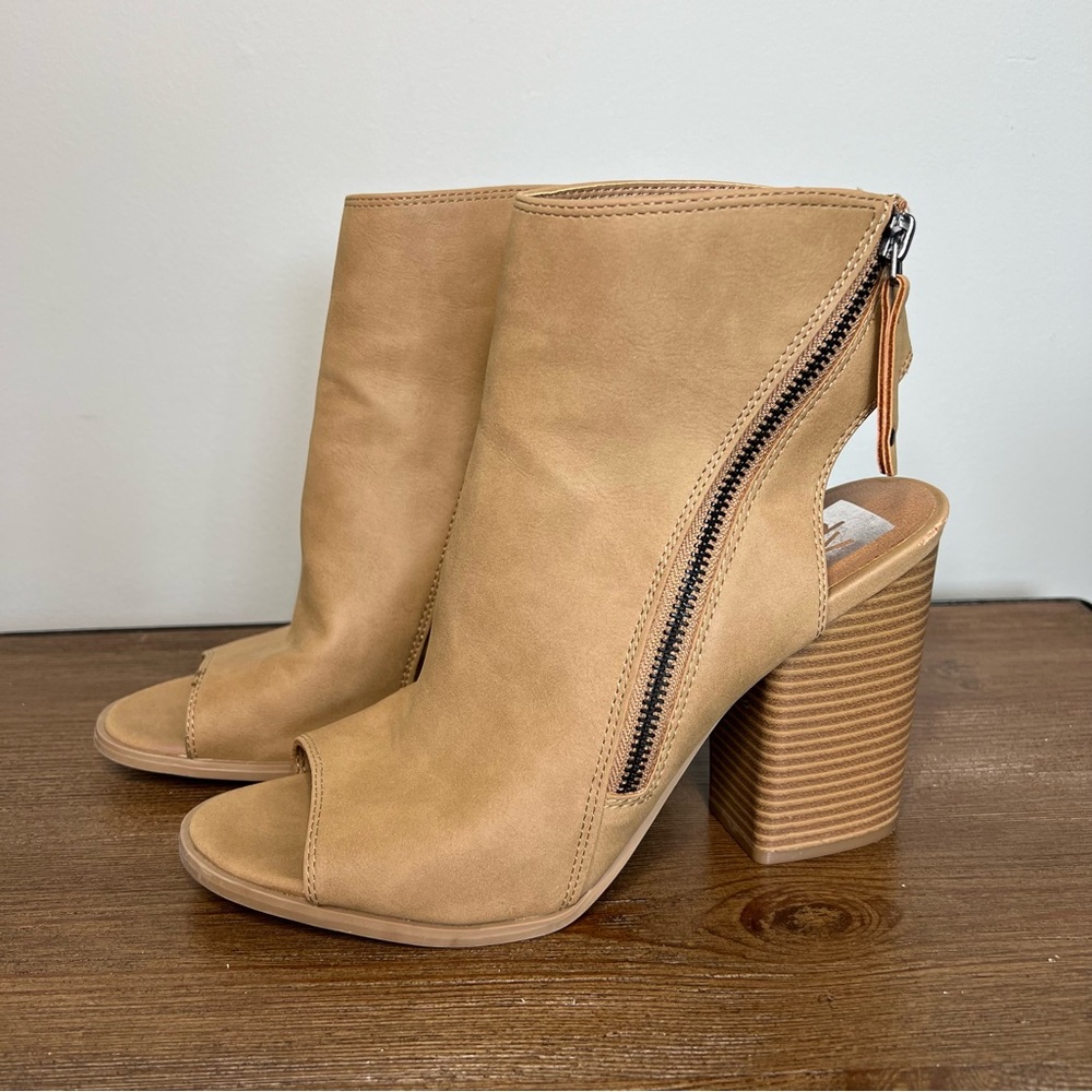 DOLCE VITA DV Peep Toe Stacked Heel Ankle Booties Tan Size 9.5